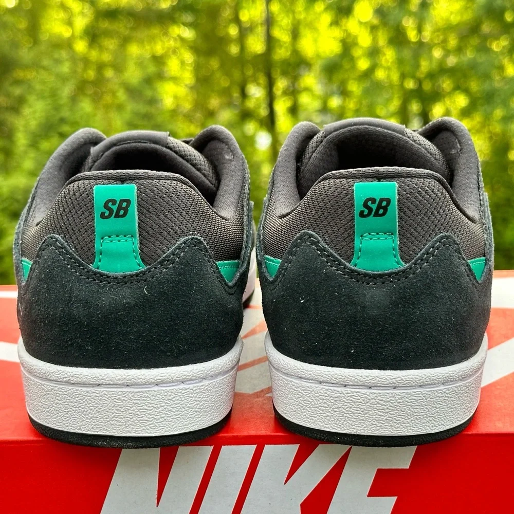 NEW Nike SB Alleyoop (Black / Green) - Mens US 10 | Womens US 11.5